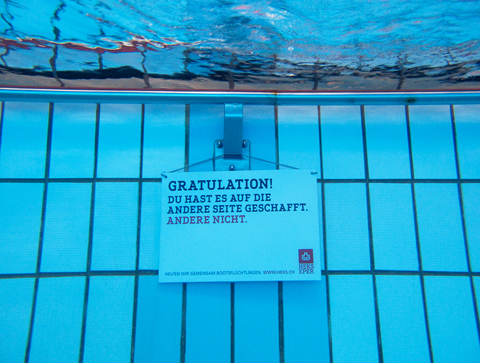 HEKS_Bootsfluechtlinge_Hallenbad_2