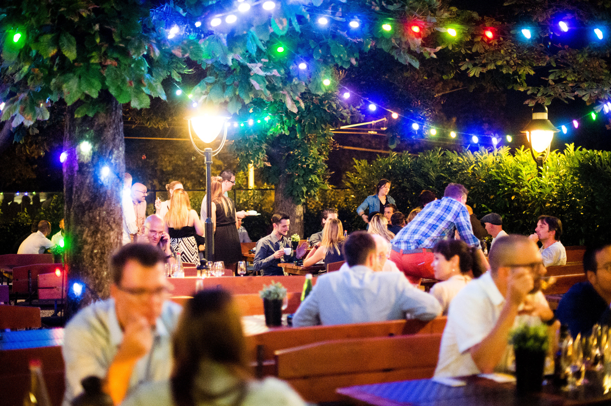 Im-Garten-nachts