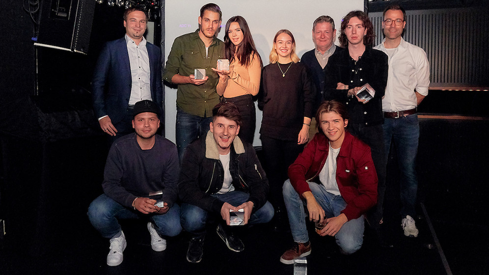 adc-yca-2018_die-gewinner-mit-den-sponsoren-raffaello-giorgio-postmail-rose-portmann-swisscom-rudi-haller-swissfilm-association-und-nicolas-perner-blick-t
