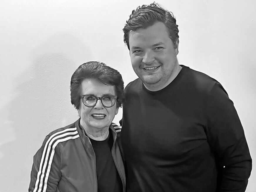Treffen in Sevilla: Tennis-Ikone Billie Jean King und m&k-Co-Chefredaktor Johannes Hapig.Bild: Redaktion