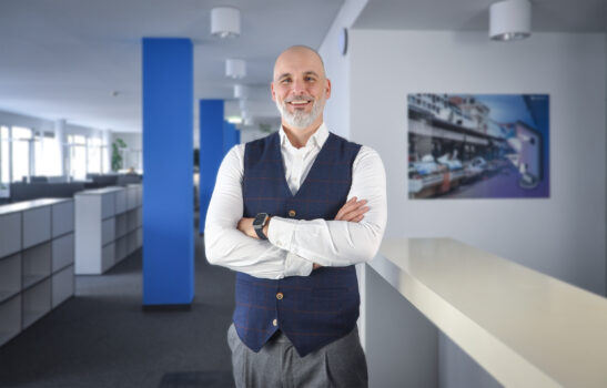 Philipp Hengl leitet Azerions DOOH-Kompetenzzentrum für DACH. Quelle: zvg