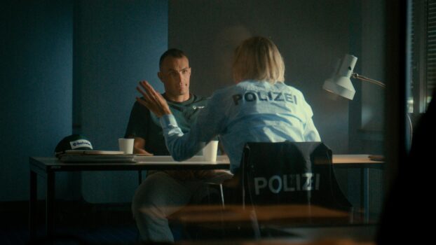 Skiprofi Daniel Yule im Polizeiverhör der Helvetia-Kampagne. Quelle: zvg